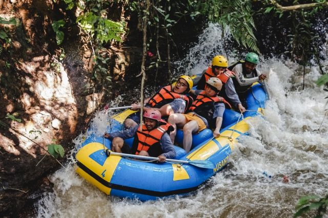 Paket Rafting Sungai Citarik Petualangan Seru di Cisadane: Rafting dan Pesona Alam Bogor